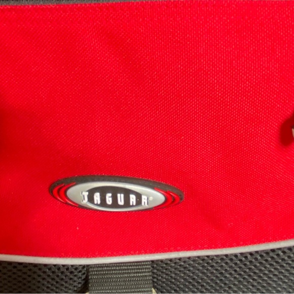 Jaguar Red and Black Messenger bag for School/Work - Excellent Condition - Picture 3 of 13